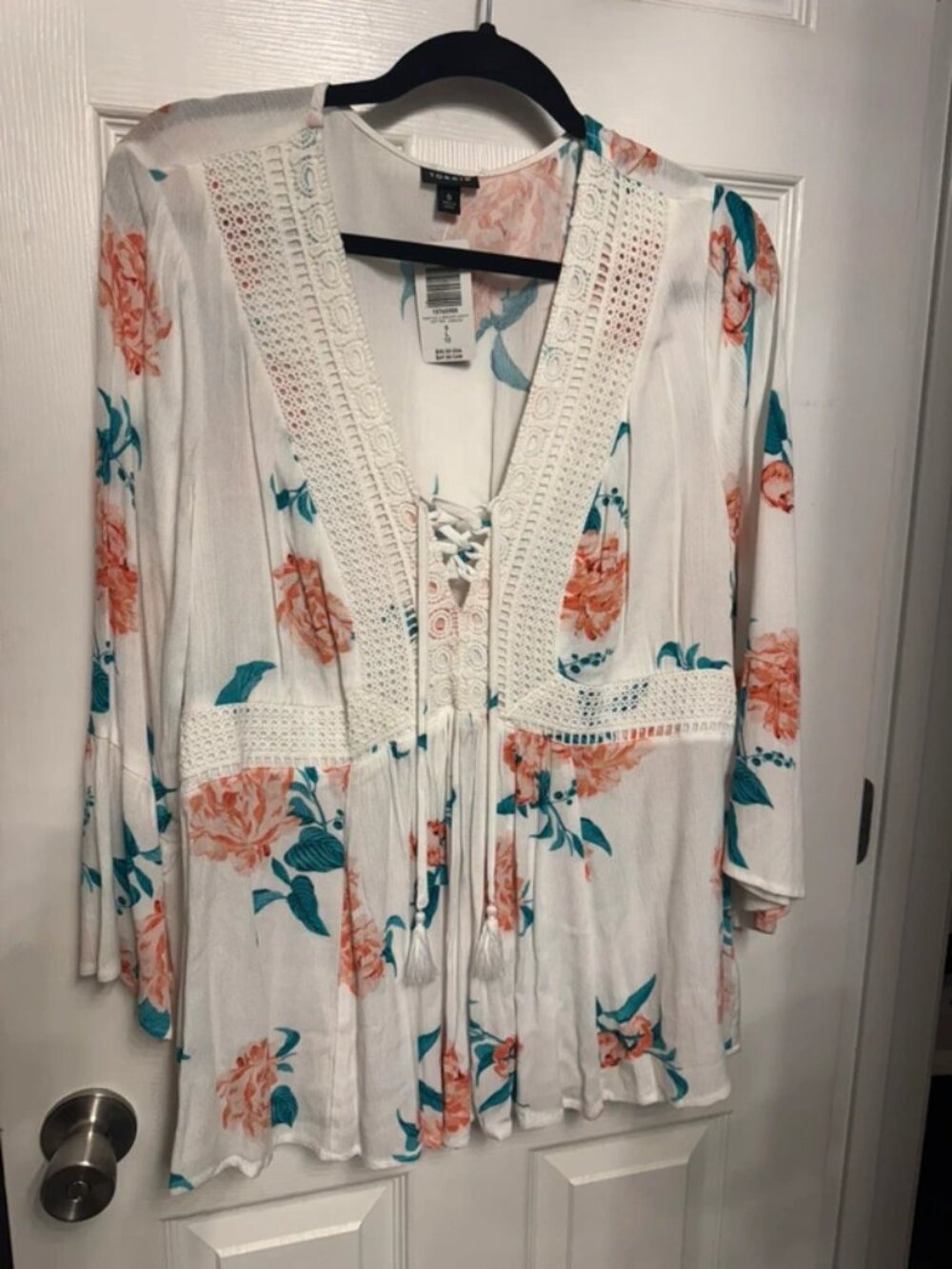 NWT Torrid plus size 0 (women’s 12) blouse